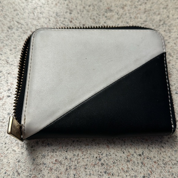 Pour La Victoire black and white zip wallet - Picture 2 of 4